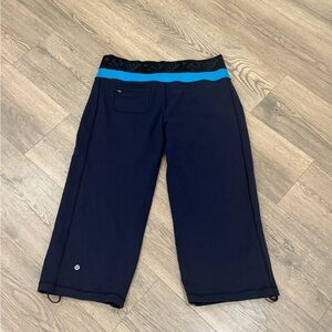 Lululemon Women’s Navy and Black Joggers 12